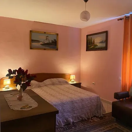 Center Pf Apartment *
